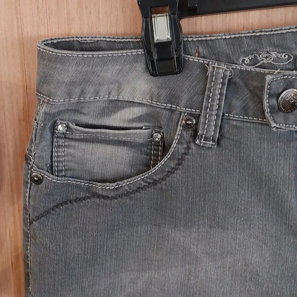 "ROYALTY" Ladies Gray SZ 12 Stud Adorned Jeans Straight Leg Mid Rise - Picture 10 of 11